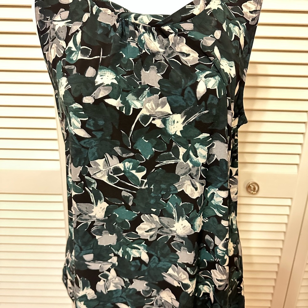 Kasper Black and Green Floral Tank Top